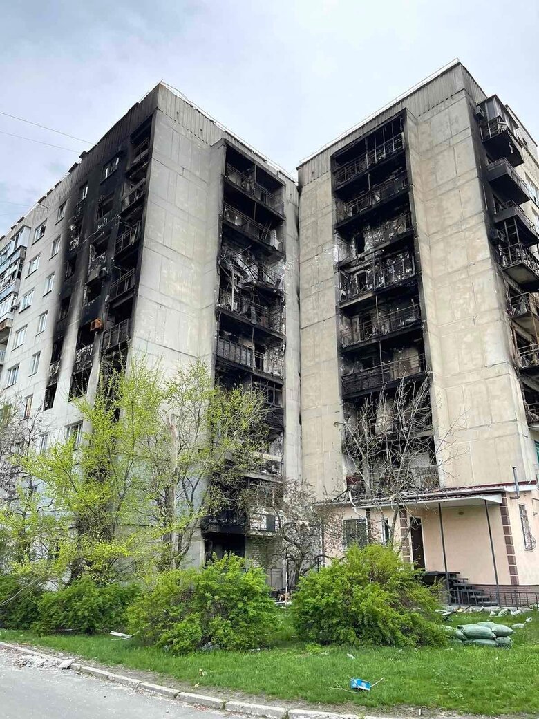 Россияне непрерывно обстреливают Луганщину. Только в одной многоэтажке Северодонецка 4 погибших 06