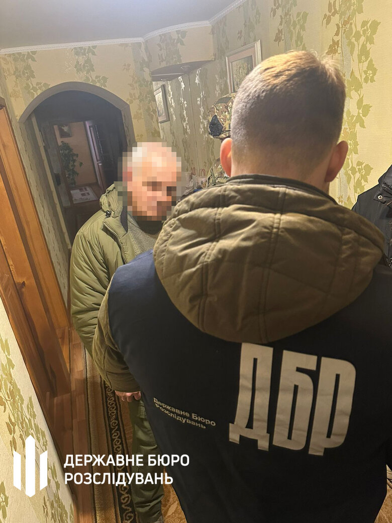 ДБР викрило схему розкрадання пального у військовій частині на Рівненщині