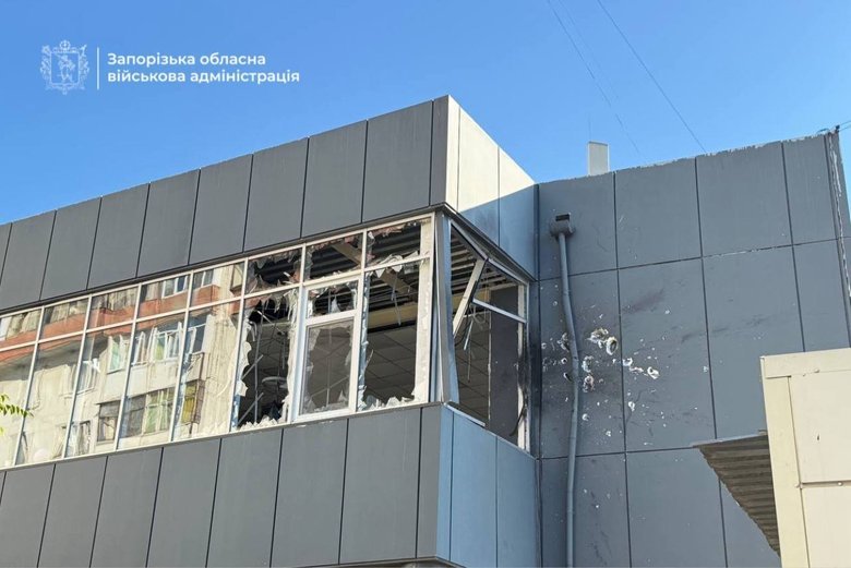 Удар РФ по спорткомплексу в Запоріжжі