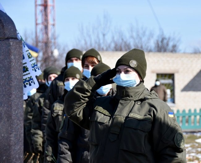 На горі Карачун вшанували память українських добровольців 07