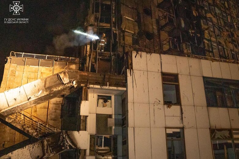 Последствия ночной атаки на Одессу 04