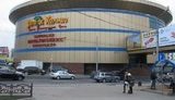 В Донецке охранника торгового центра пырнули ножом. ФОТО