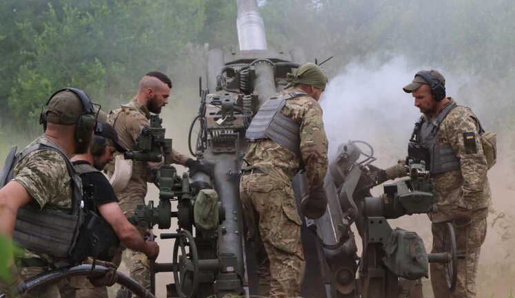 США уклали контракти на $522 мільйони для виробництва артилерійських снарядів для України