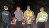 $5000 за втечу до Молдови: на Буковині прикордонники з поліцією затримали організатора "схеми". ФОТОрепортаж