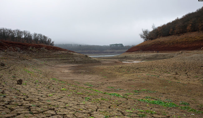 Третье по размеру водохранилище Крыма обмелело на 80% 13