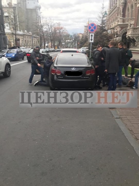 Главк К СБУ затримав під час одержання хабаря менеджера Нацбанку Піскотіна, - Бутусов 01