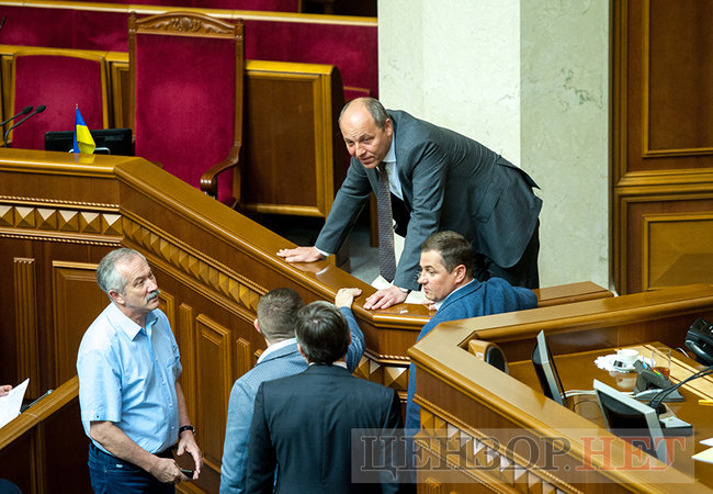 Шахов, що голосує за чотирьох, Ляшко в касці і розмова Новинського з Воропаєвим, - день роботи ВР 20 червня 21