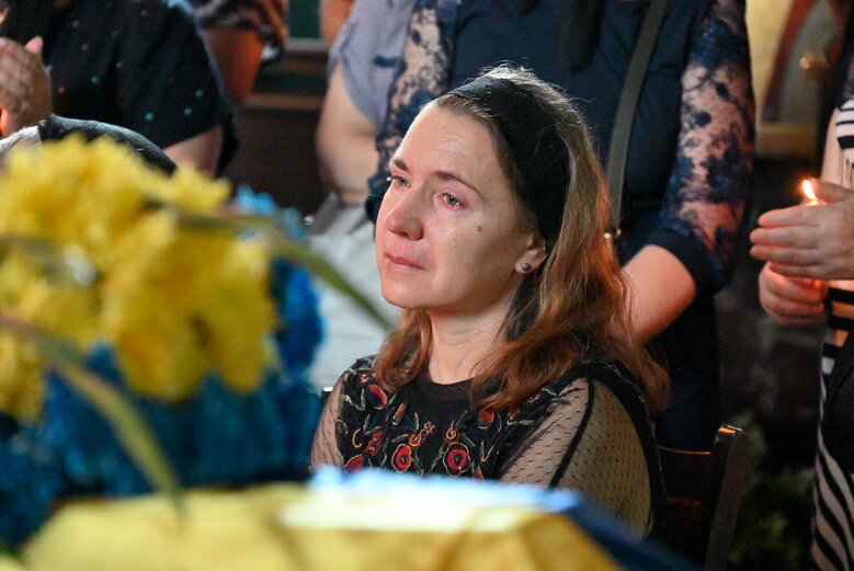 У Володимирському соборі попрощалися із загиблим у боях за Україну воїном Микитою Оптимістом Красновідом 37