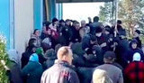 Парафіяни УПЦ МП і ПЦУ побилися на Рівненщині, до лікарів звернулося понад 20 осіб. ВIДЕО