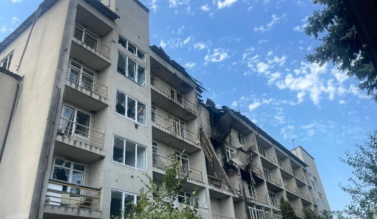 Рашисты обстреляли три района Донетчины: 2 человека погибли, есть раненые и повреждения. ФОТОрепортаж