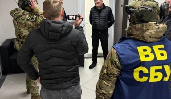 Чиновника Воздушных сил и начальника управления СБУ уличили во взяточничестве