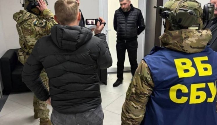 Commander of logistics of AFU’s Air Force and head of SSU in Zhytomyr region were caught taking $320,000 bribe. PHOTOS