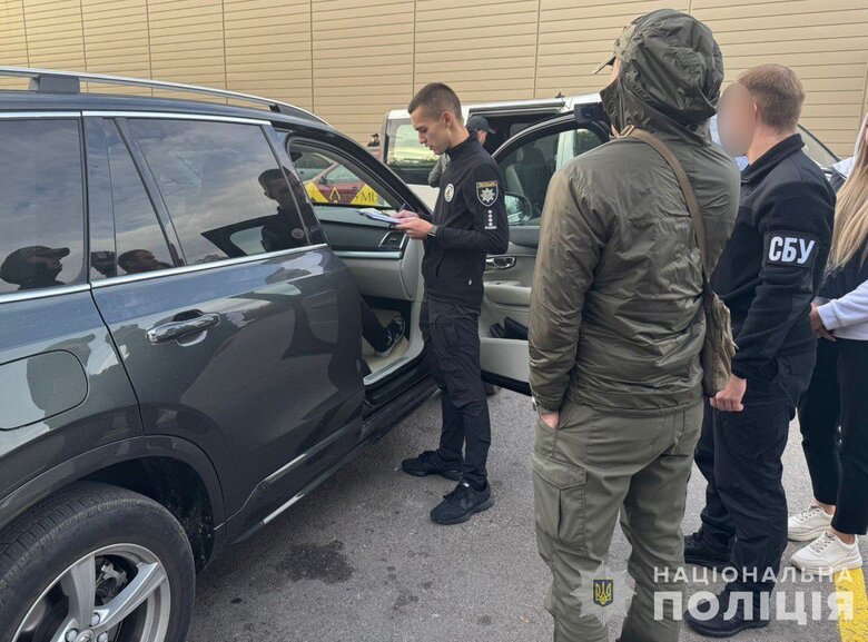 У Рівному СБУ викрила схему заробітку на ухилянтах