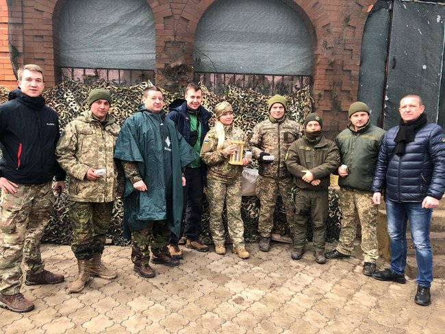 Пластуны передали Вифлеемский огонь воинам на передовой 01