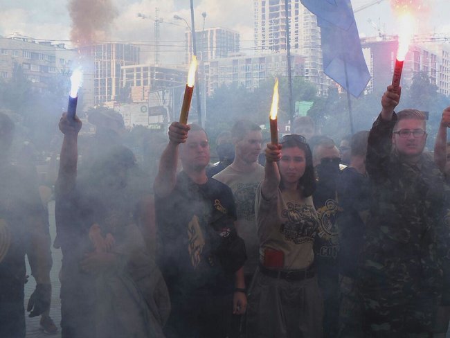 Российский бизнес продолжает функционировать в Украине, - активисты пикетируют киевский ТРЦ Ocean Plaza (обновлено) 06