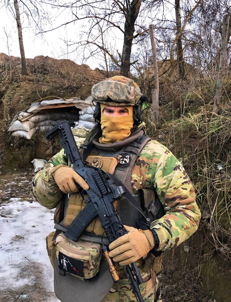 Ілля Березенко: Доходило до жестяка: вагнерівець доповзає до загиблого побратима і використовує його як щит – підштовхує й просувається до наших позицій 06