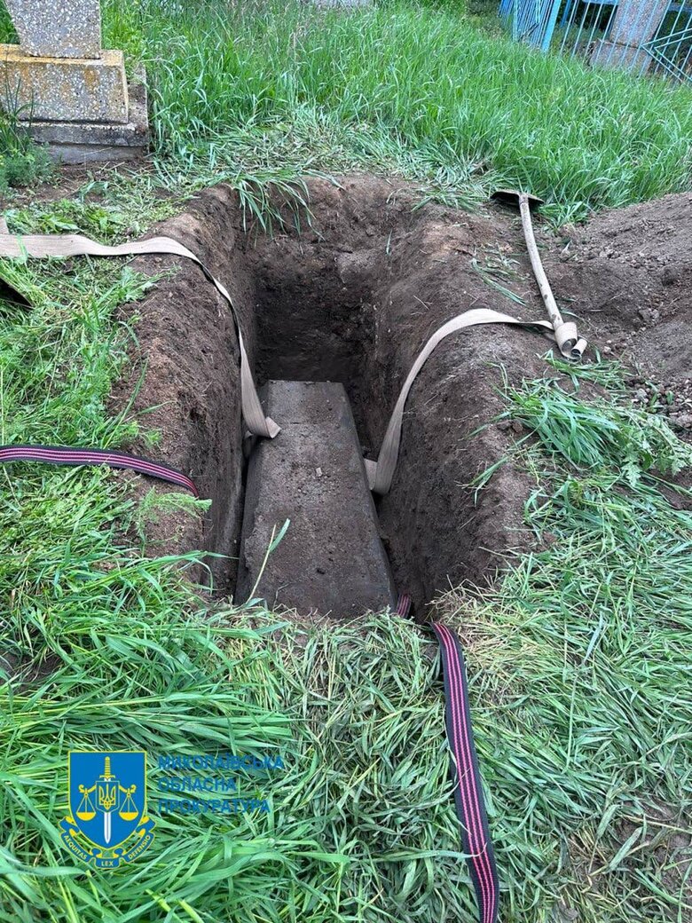 У місті Снігурівка на Миколаївщині знайшли місце поховання людей, які загинули під час окупації 04