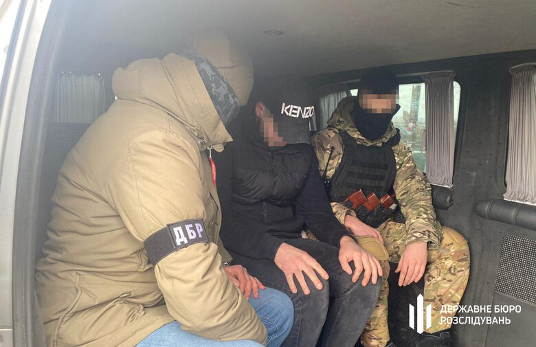 Ухилянти в гідрокостюмах тікали до Молдови через річку, - ДБР 04