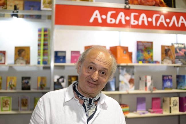 Засновник видавництва А-ба-ба-га-ла-ма-га Іван Малкович: Результати виборів 2019 року я сприйняв як особисту поразку. Переважну більшість молоді виховав 95-ий квартал, а не наші книжки 03 Засновник видавництва А-ба-ба-га-ла-ма-га Іван Малкович: Результати виборів 2019 року я сприйняв як особисту поразку. Переважну більшість молоді виховав 95-ий квартал, а не наші книжки 03