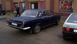 Російський авторинок рухається за "кубинським сценарієм" і переходить до старих автомобілів