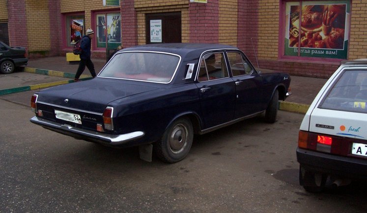 Російський авторинок рухається за "кубинським сценарієм" і переходить до старих автомобілів