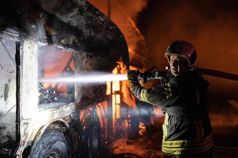 Zelenskyy congratulated employees of State Emergency Service on Day of Rescuer: You saved thousands of lives after shelling, eliminated more than 100,000 fires 05