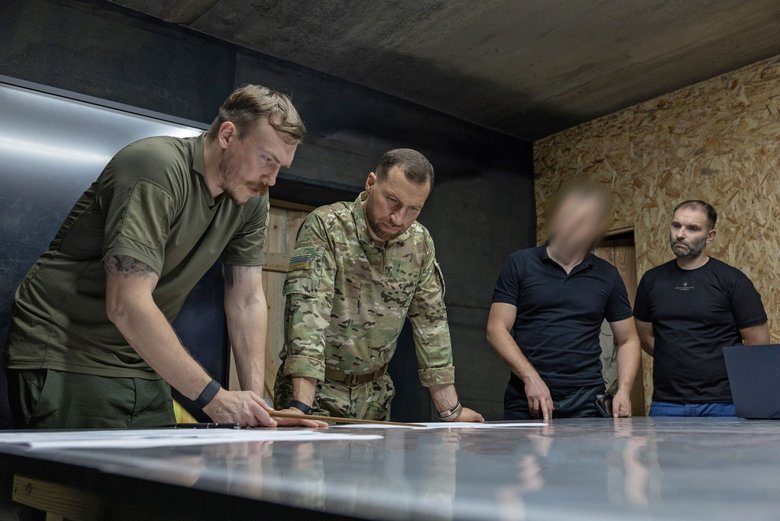 Хмара відвідав командні пункти СБС, 3-го,19-го армійських корпусів і "Азову"