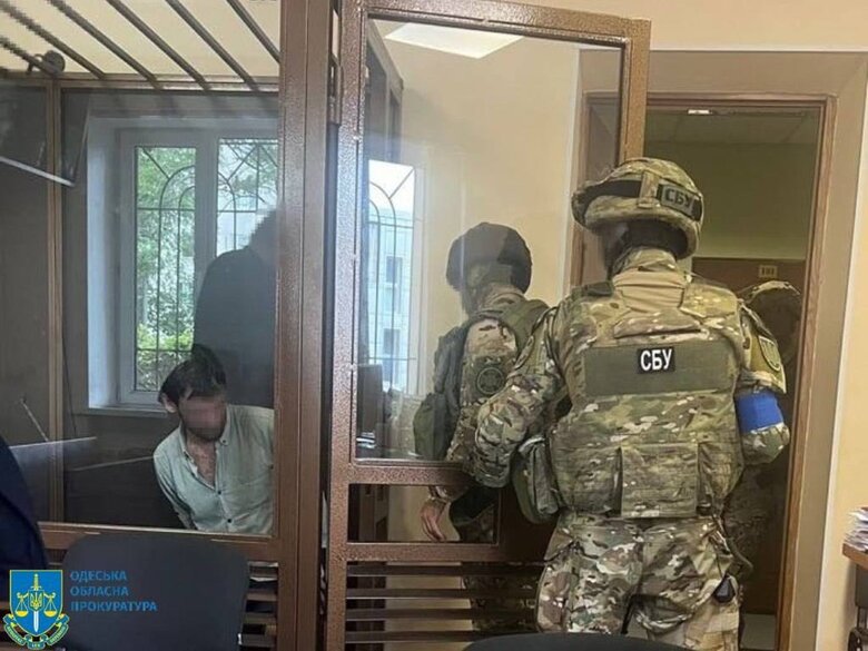 палії автівок військових