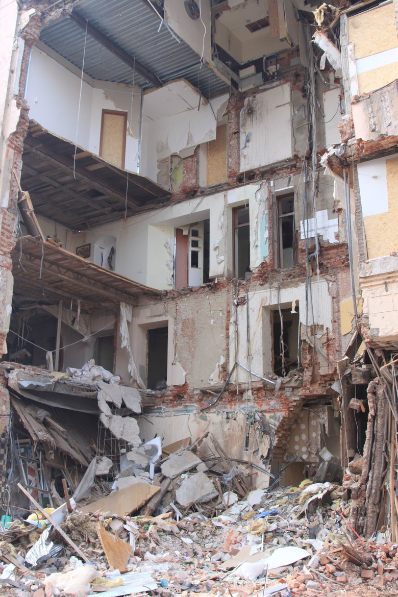 Харків: зруйнована вулиця Дружби народів на Салтівці як символ тієї самої дружби народів 02