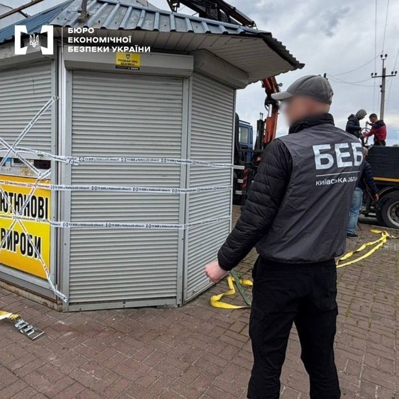 БЕБ на Київщині вилучило понад 37 тисяч пачок контрафактних сигарет
