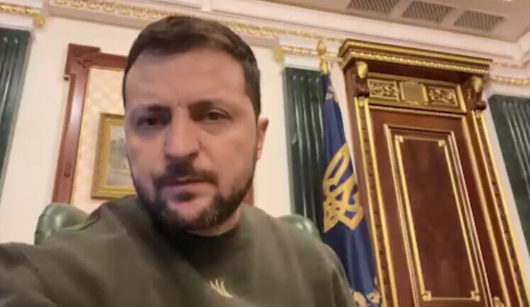 Вони рятують, лікують та воюють: Зеленський у Міжнародний день боротьби за права жінок подякував українкам. ВIДЕО