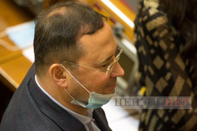 Слуга народу Колюх під час засідання ВР бронює готель для відпочинку: розглядає варіанти в Домініканській республіці за $6750 02 Слуга народу Колюх під час засідання ВР бронює готель для відпочинку: розглядає варіанти в Домініканській республіці за $6750 02