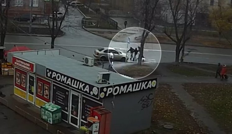 Похищение женщины в Киеве: в полиции заявляют, что это было задержание. ВИДЕО