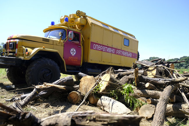 110 кубометрів сміття дістали з річки Боржава на Закарпатті 03