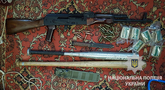 Співробітників поліції Вінниччини впіймали на кришуванні масажних салонів, які надавали інтимні послуги 02