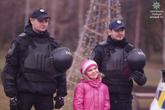 Різдво з патрульними, - правоохранители провели праздник для детей 04