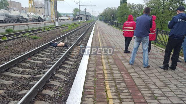 На залізничній станції в Києві поїзд переїхав чоловіка 01 На залізничній станції в Києві поїзд переїхав чоловіка 01