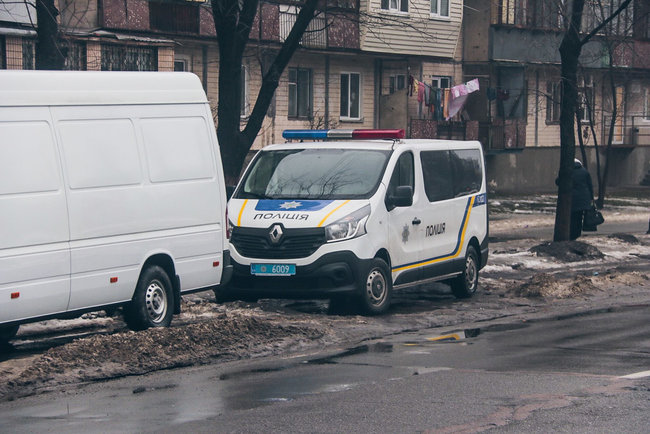 Пятирічного хлопчика поранили пострілом на Лісовому масиві в Києві 03