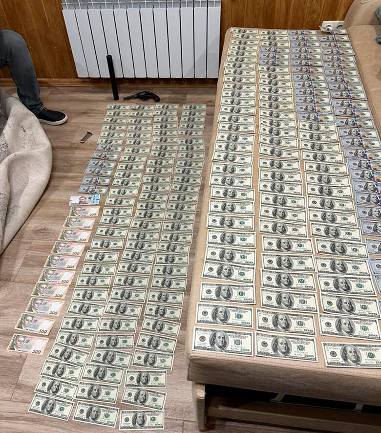 Схему оформлення чоловікам інвалідності для виїзду за кордон викрили в Полтаві, - Нацполіція 02