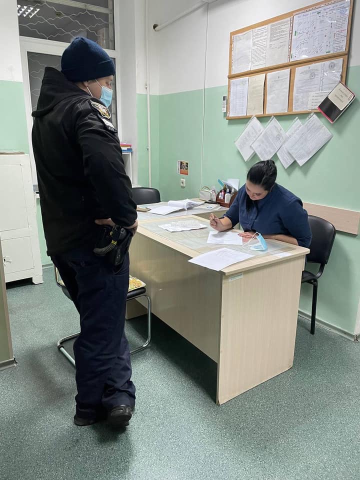 Ночью родственники с тяжелой больной COVID-19 ворвались в больницу и с требованием кислород!!! набросились на персонал, - главврач Николаевской инфекционной облбольницы Федорова 04