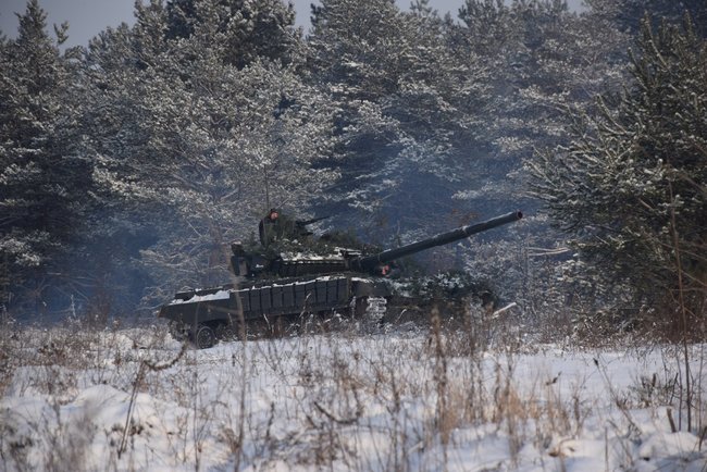 Підрозділи 1-ї окремої танкової бригади ЗСУ провели зимові навчання зі стрільбами 03
