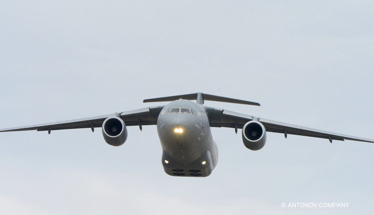 "Укроборонпром" подписал контракт на поставку первого самолета Ан-178 для полиции Перу