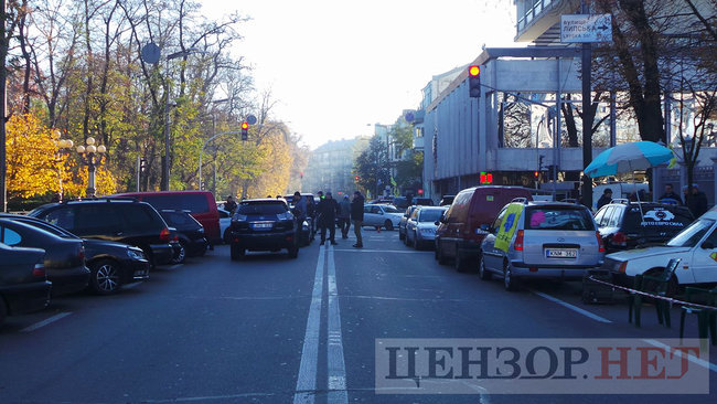Владельцы евроблях пикетируют Раду с требованием принятия законопроектов, снижающих акциз на растаможку машин: движение по ул. Грушевского заблокировано 03