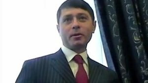 "Нажимать кнопку – это не значит голосовать, Вы же на мобильном тоже что-то нажимаете," - "регионалы" о голосовании чужими карточками. ВИДЕО