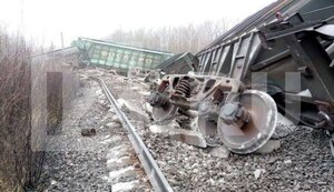 Russian mass media reported on derailment of 19 cars as result of undermining of railway track in Ryazan region. PHOTO