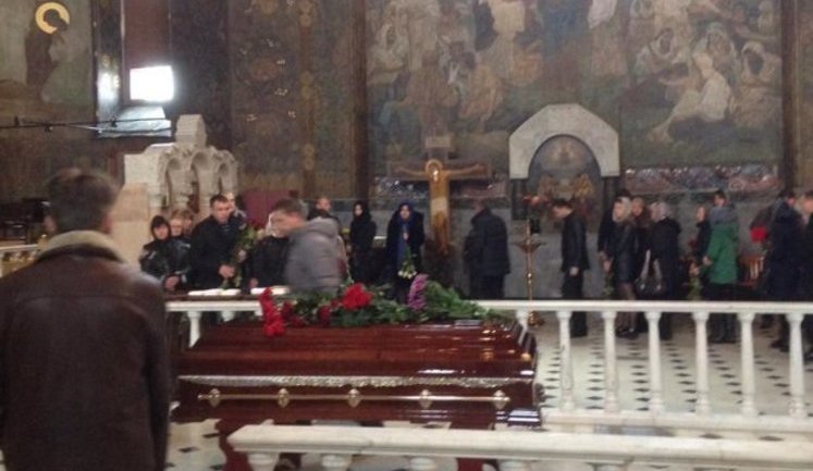 Прощание с убитым адвокатом Грабовским в Киево-Печерской Лавре. ФОТОрепортаж