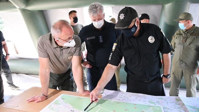 Поліція оцінює обсяг збитків, завданих лісовою пожежею на Луганщині, - Аваков 01 Поліція оцінює обсяг збитків, завданих лісовою пожежею на Луганщині, - Аваков 01