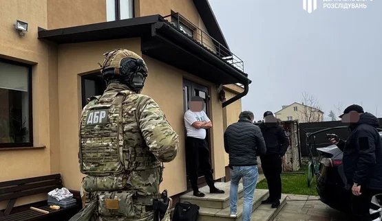 Хабарі за безплатні послуги та вигадані перевірки: судитимуть керівництво Держпраці на Прикарпатті, - ДБР. ВІДЕО+ФОТОрепортаж