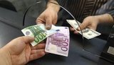 Українці почали активніше скуповувати валюту