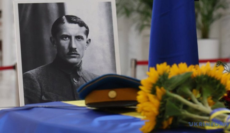 У Києві провели заупокійну службу за полковником УНР Євгеном Коновальцем. ФОТОрепортаж